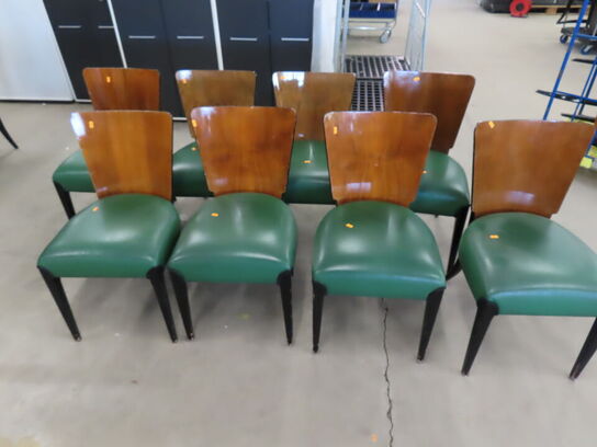8 stk. Stole med træryg og grøn læder
