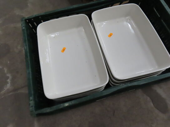 7 kasser med serveringsfade