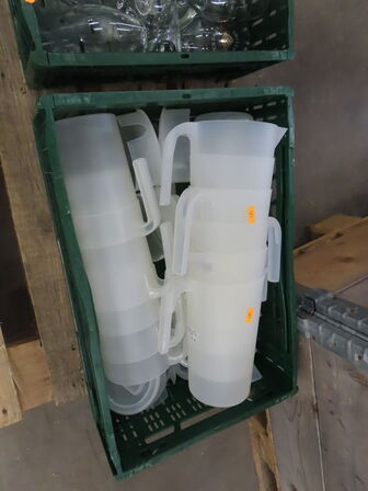 Kasser med ølglas og ølkander