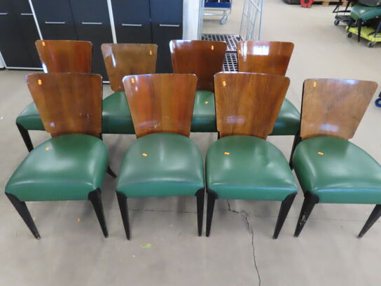 8 stk. Stole med træryg og grøn læder