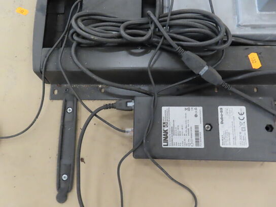 2 stk. Vægmonterede hæve/sænkeborde