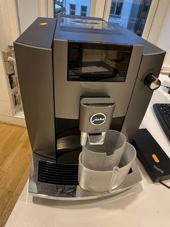 Kaffemaskine JURA E8 