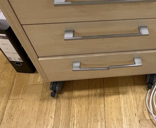 Reol med Indhold, 2 Stk. Skuffemoduler