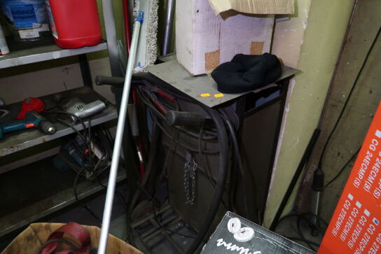 Varmeblæser samt batterilader