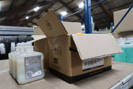 Indhold i 2 fag lagerreol 