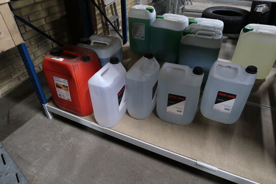 Indhold i 2 fag lagerreol 