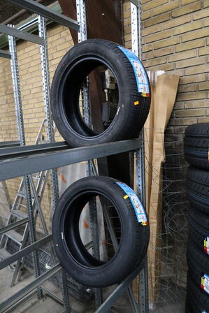 2 stk. dæk SUPERIA 185/55R15 82V