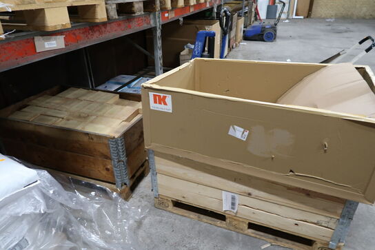 Diverse mursten samt grus 