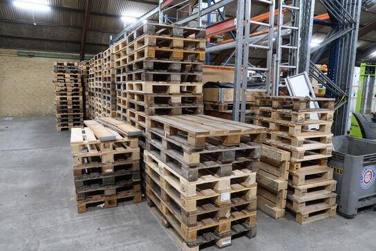 Diverse paller samt pallekar