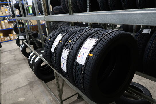 4 stk. dæk BARUM 225/45R17XL 94V
