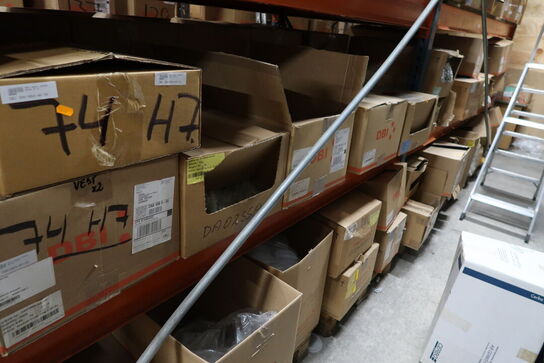 Indhold i 2 fag lagerreoler