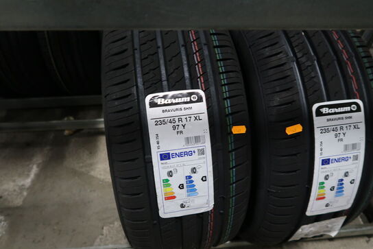 2 stk. dæk BARUM 235/45R 17 XL 97Y