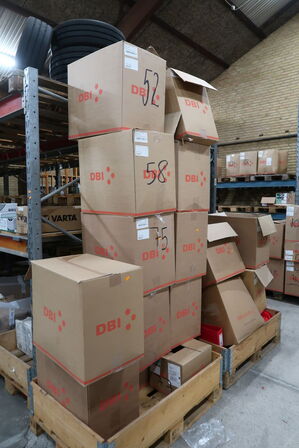 Diverse gummipropper samt kontorinventar