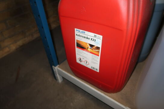 Indhold i 2 fag lagerreol 