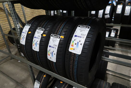 4 stk. dæk BARUM 185/65R15 88T