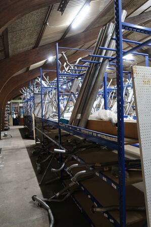 Udstødninger m.v. i reol