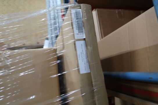 Diverse gummipropper samt kontorinventar