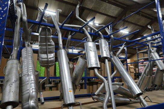 Udstødninger m.v. i reol