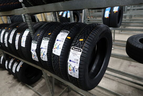 4 stk. dæk BARUM 165/65R 15 81T