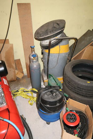 2 stk. støvsugere samt kabelrulle