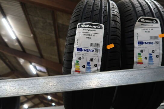 2 stk. dæk BARUM 205/60R16 92H
