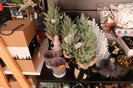 Hylde med div. Julepynt