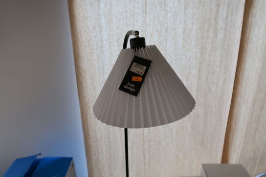 Gulvlampe HALO DESIGN Medina