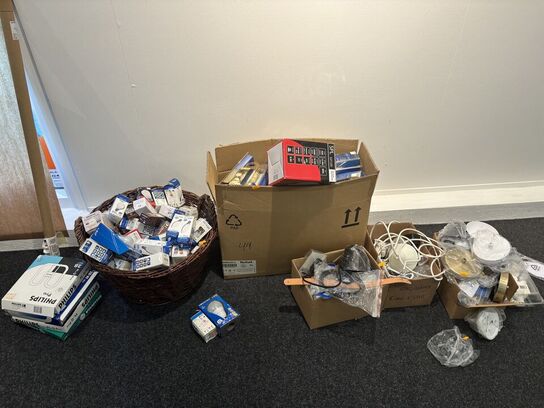 Div. Pærer DIOLUX, kabler, fatninger m.m.