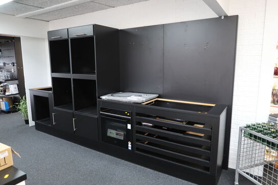 Butiksinventar uden indhold