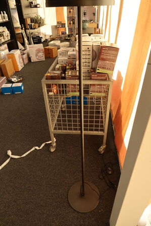 Gulvlampe Noida Sort