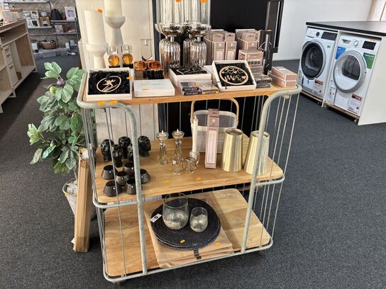 Opbevaringsvogn uden indhold