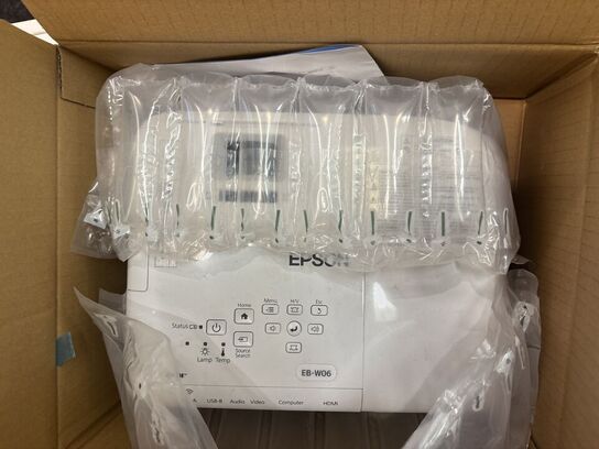 Projektor EPSON EB-W06 EEB