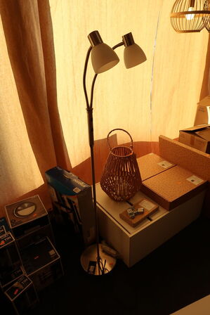 Gulvlampe HALO DESIGN Hudson