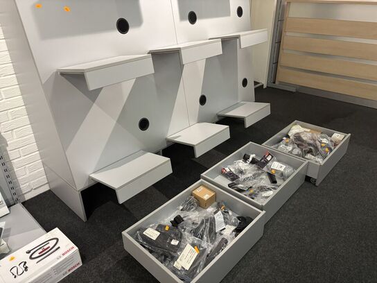 Butiksinventar uden indhold