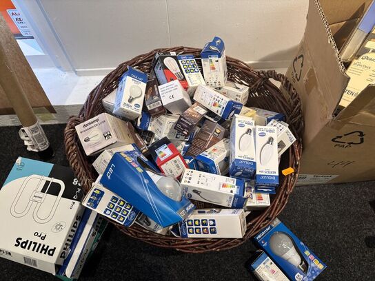 Div. Pærer DIOLUX, kabler, fatninger m.m.