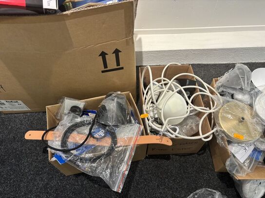 Div. Pærer DIOLUX, kabler, fatninger m.m.