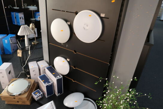 Butiksinventar uden indhold