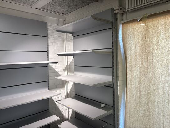 Butiksinventar uden indhold