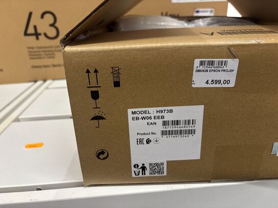 Projektor EPSON EB-W06 EEB