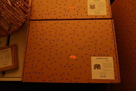 Væglampe FERM LIVING Elephant Lamp