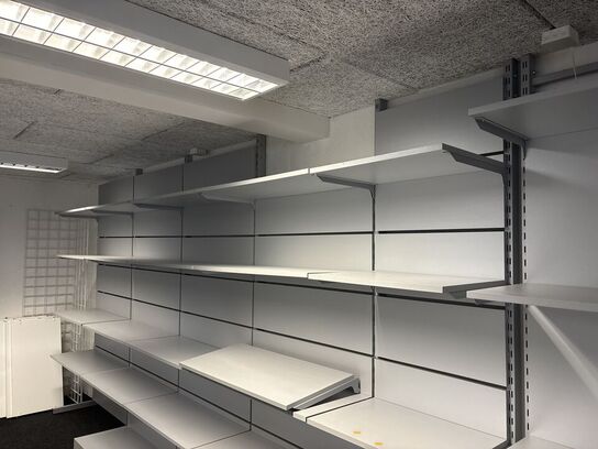 Butiksinventar uden indhold