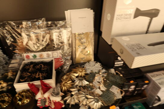 Hylde med div. Julepynt