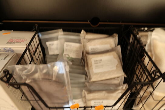 Kurv med svampe, vådservietter MERAKI