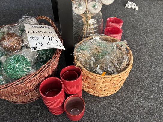 Div. Julepynt, vaser m.m.