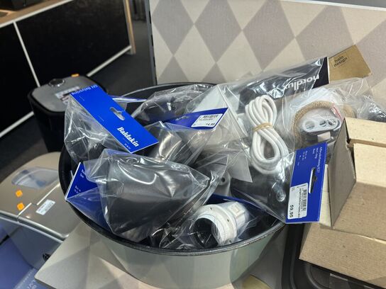 Hylde med div. Adaptere m.m.