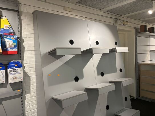 Butiksinventar uden indhold