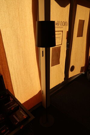 Gulvlampe Noida Sort