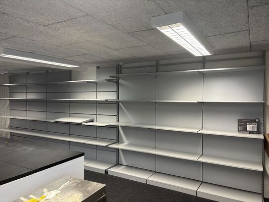 Butiksinventar uden indhold