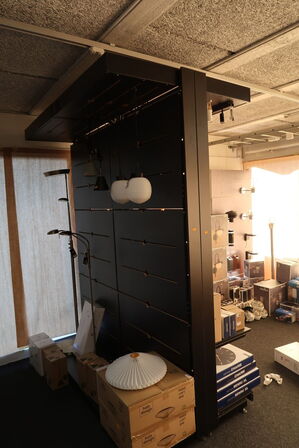 Butiksinventar uden indhold