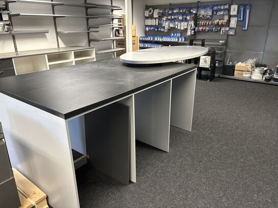 Butiksinventar uden indhold